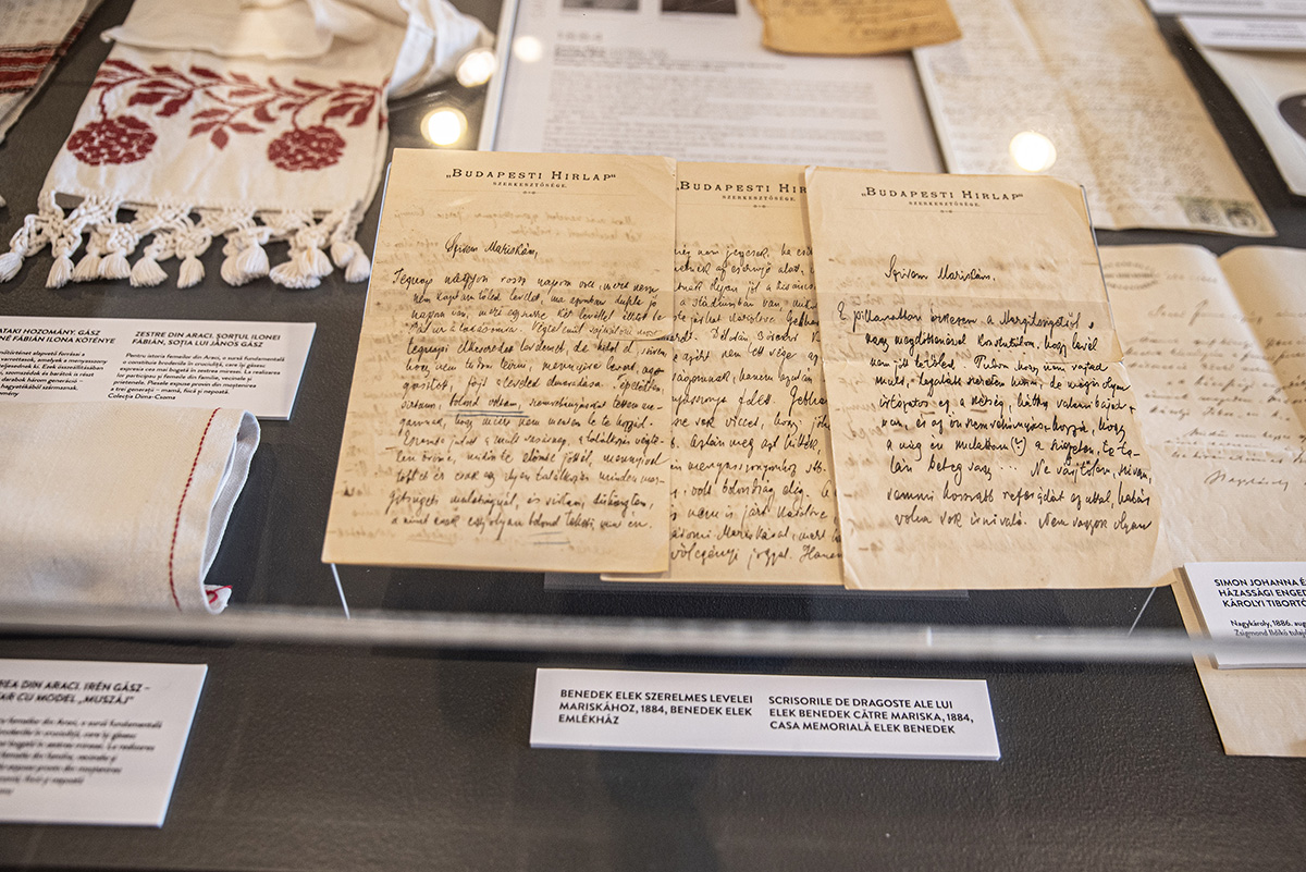 Megnyitották a Székely menyasszony kiállítást Csíkszeredában